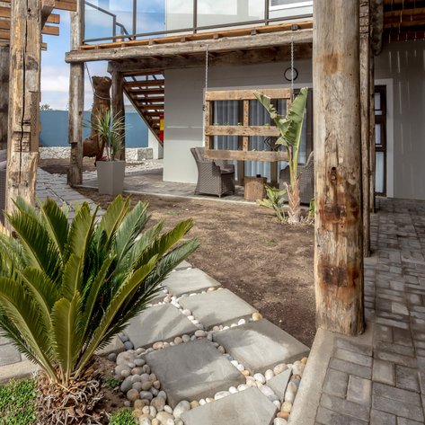 Driftwood Guesthouse Garten - Namibia mit Jugendlichen