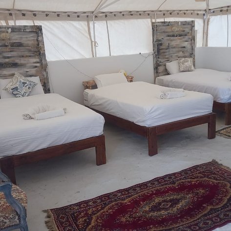 Sharazad Camp in der Weißen Wüste mit 3 Betten – Ägypten Reise mit Kindern