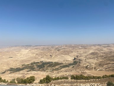 Talansicht vom Berg Nebo - Jordanien mit Kindern