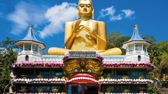 Der Goldene Tempel von Dambulla mit riesiger Buddha-Statue – Sri Lanka Reise mit Kindern
