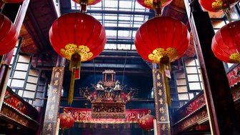 Sin Sze Si Ya Tempel mit seinen kunstvollen Details und traditionellen chinesischen Elementen in Kuala Lumpur – Malaysia & Borneo Reise mit Kindern