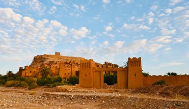 Traditionelle Lehmbauten prägen die alte Stadt Aït Ben Haddou – Familienurlaub in Marokko