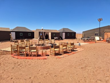 Camp in den Dünen von Erg Chegaga – Marokko Reise mit Kindern