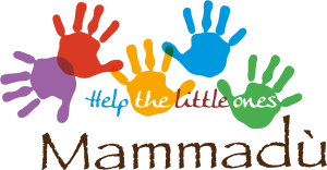 Bunte Handabdrücke in verschiedenen Farben symbolisieren Unterstützung für Kinder, begleitet von dem Text 'Help the little ones'.