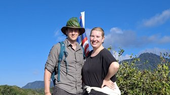Teenager erkunden Coral Hill in den Cameron Highlands - Malaysia mit Kindern