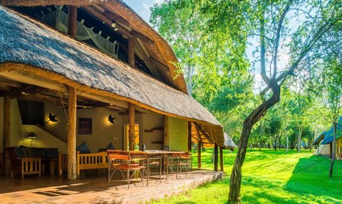 Außenansicht Lokuthula Lodge - Namibia Rundreise mit Kindern