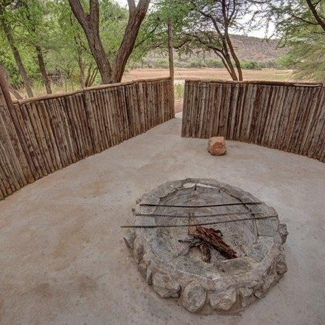 Feuerstelle Mount Etjo - Namibia Familienurlaub