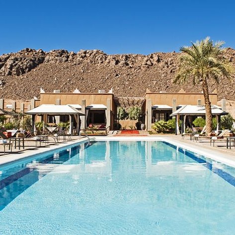 Ruhiger Pool mit Umgebung im Hotel Bab Rimal – Marokko Reise mit Kindern