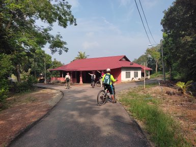 Familie erkundet Melakka gemeinsam mit dem Fahrrad – Malaysia & Borneo Familienreise