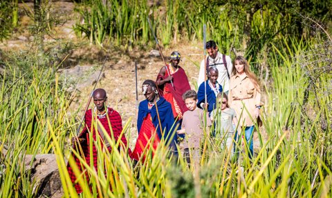 Wanderung mit einem Massai durch die unberührte Natur – Tansania mit Kindern