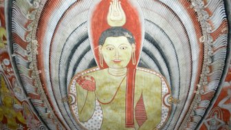 Wandgemälde mit Buddha-Darstellungen im Dambulla-Höhlentempel – Sri Lanka Reise mit Kindern