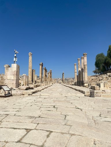 ehemalige Straße in Jerash - Jordanien Familienreise
