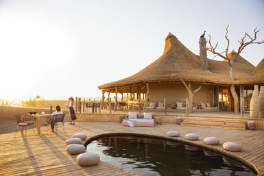 Poolansicht Wilderness Little Kuala Lodge - Namibia mit Kindern