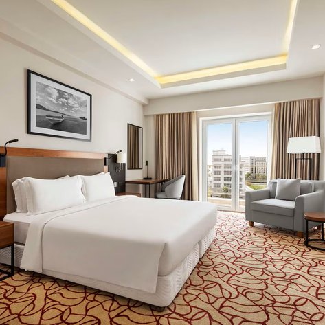 Zimmer mit Doppelbett im Radisson Hotel Muscat Panorama - Oman Familienreise