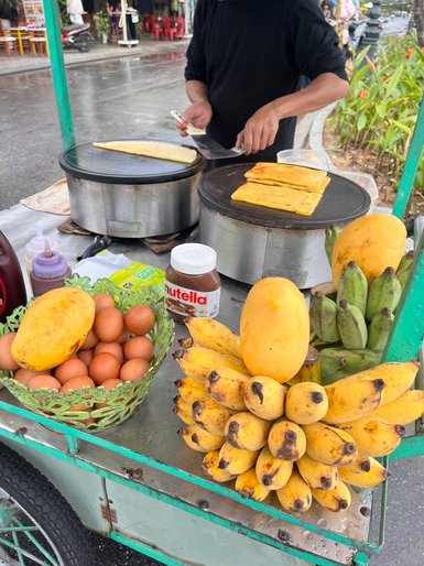 Essensstand mit vietnamesischen Spezialitäten in Hoi An – Vietnam mit Kindern