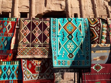 Teppiche in Petra - Jordanien Urlaub mit Kindern