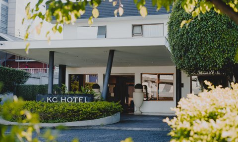 Costa Rica Familienreise mit Kindern - San José - KC Hotel - Eingang