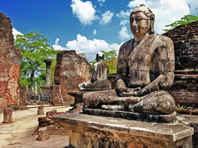 Die beeindruckenden Buddha-Statuen im Gal Viharaya Tempel in Polonnaruwa – Sri Lanka Reise mit Kindern