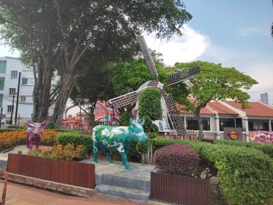 Historische Windmühle im Stadtzentrum von Malakka – Malaysia & Borneo Familienreise