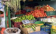 Markstand mit lokalen Früchten - Kolumbien mit Kindern