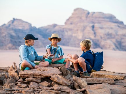 Zusammenkunft von Kindern - Jordanien mit Kindern