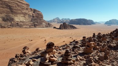 tagsüber in der Wadi Rum Wüste - Jordanien mit Kindern