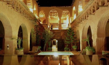Stilvoller Innenbereich Hotel Riad Maktoub Ait Ben Haddou – Marokko Familienreise