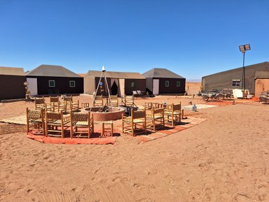 Camp in den Dünen von Erg Chegaga – Marokko Reise mit Kindern