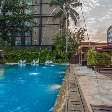 Außenpool im ibis Hotel Malaysia – Malaysia & Borneo mit Kindern