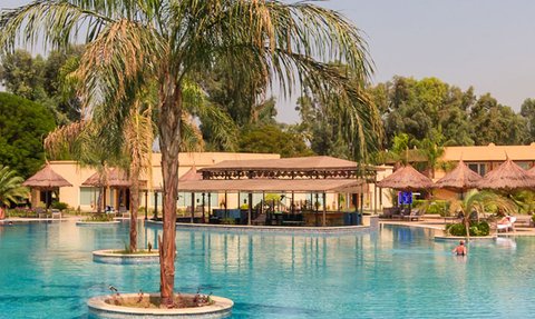 Außenpool im Jolie Ville Resort und SPA Kings Island in Luxor – Ägypten Reise mit Kindern