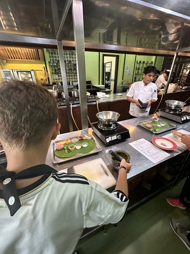 Kinder lernen und experimentieren mit thailändischen Rezepten – Thailand Reise mit Kindern