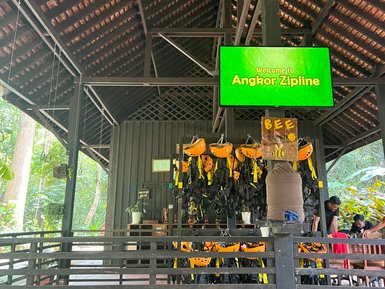 Startpunkt der Zipline im Angkor Archaeological Park – Kambodscha mit Kindern