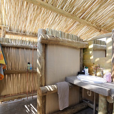 Badezimmer Sossus Oasis Camp - Namibia Reise mit Kindern