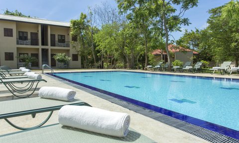 Sri Lanka Familienreise mit Kindern - Sigiriya - Kassapa Lion Rock Hotel - Pool