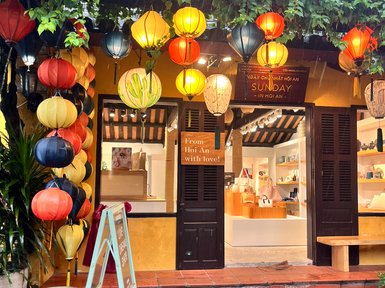 Bunte traditionelle Laternen in einem Shop in Hoi An – Vietnam Familienreise