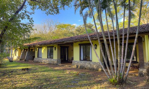 Costa Rica Familienreise mit Kindern - Cañas - Hacienda La Pacifica - Außenansicht