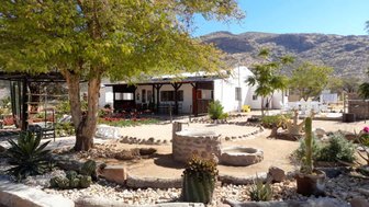 Außenansicht Erongo Rocks Camping - Namibia Reise mit Kindern