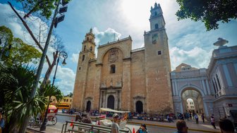 Kathedrale San Ildefonso auf dem Hauptplatz von Mérida – Mexiko Familienreise