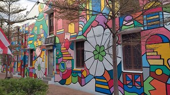 Farbenfrohes Street-Art-Mural in Malakka – Malaysia & Borneo mit Kindern