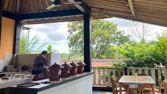 Einblick in die funktionale Küche von Yayasan Widya Guna – Bali mit Kindern