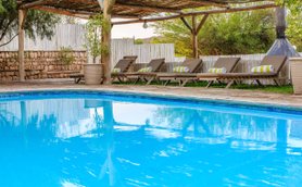 Poolbereich Elegant Desert Lodge - Namibia mit Kindern