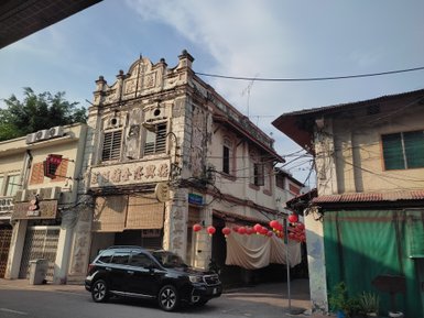 Kolonialbauten und traditionelle Architektur prägen das Stadtbild von Melakka – Malaysia & Borneo Familienreise