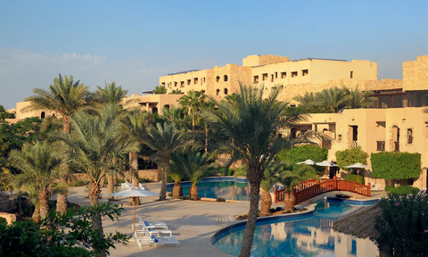 Anlage Mövenpick Resort Dead Sea bei Tageslicht - Jordanien Familienurlaub