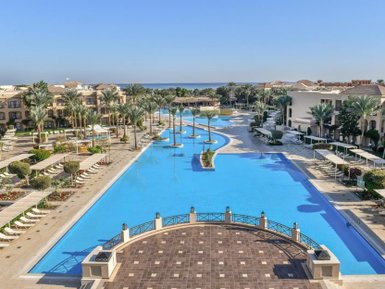 Blick auf den Pool im Jaz Aquamarine Resort in Hurghada – Ägypten Reise mit Kindern