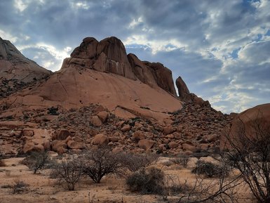 Felsenlandschaft - Namibia mit Kindern
