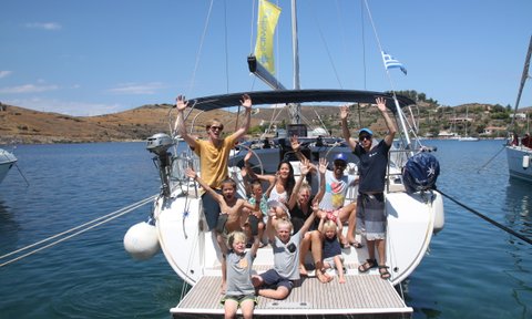 Reisegruppe auf Segelyacht - Griechenland Segeln mit Kindern