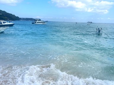 Türkisblaues, klares Wasser bei Nusa Lembongan – Bali Familienreise