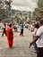 Einheimischer macht Seifenblasen auf Marktplatz - Sri Lanka Summer Family & Teens - Sri Lanka mit Teenagern