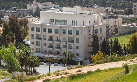 International Hotel in Amman aus der Ferne - Jordanien Reise mit Kindern