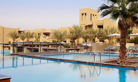 Hotel Holiday Inn Dead Sea Resort Poolanlage bei Tag - Jordanien Familienreise